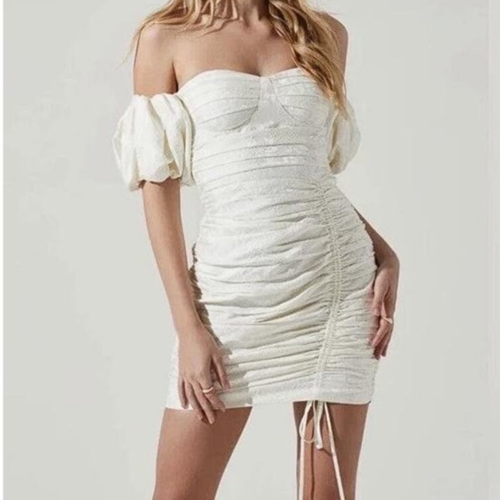 Astr The Label Off Shoulder Ruched Mini Sexy Dress White Size L